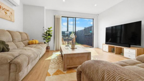 Burswood Bliss l Serene 3Bed Townhouse l Brand new